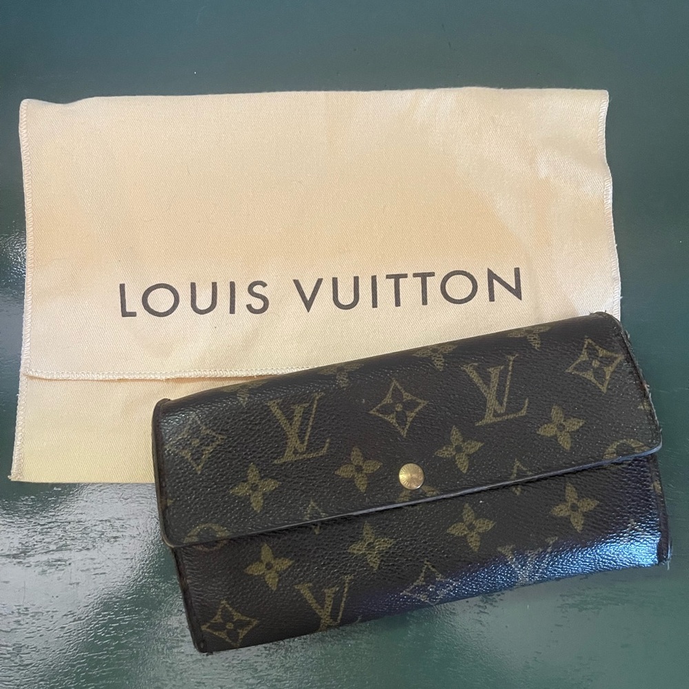 Louis Vuitton Monogram Authentic Canvas Porte Tresor International Wallet
